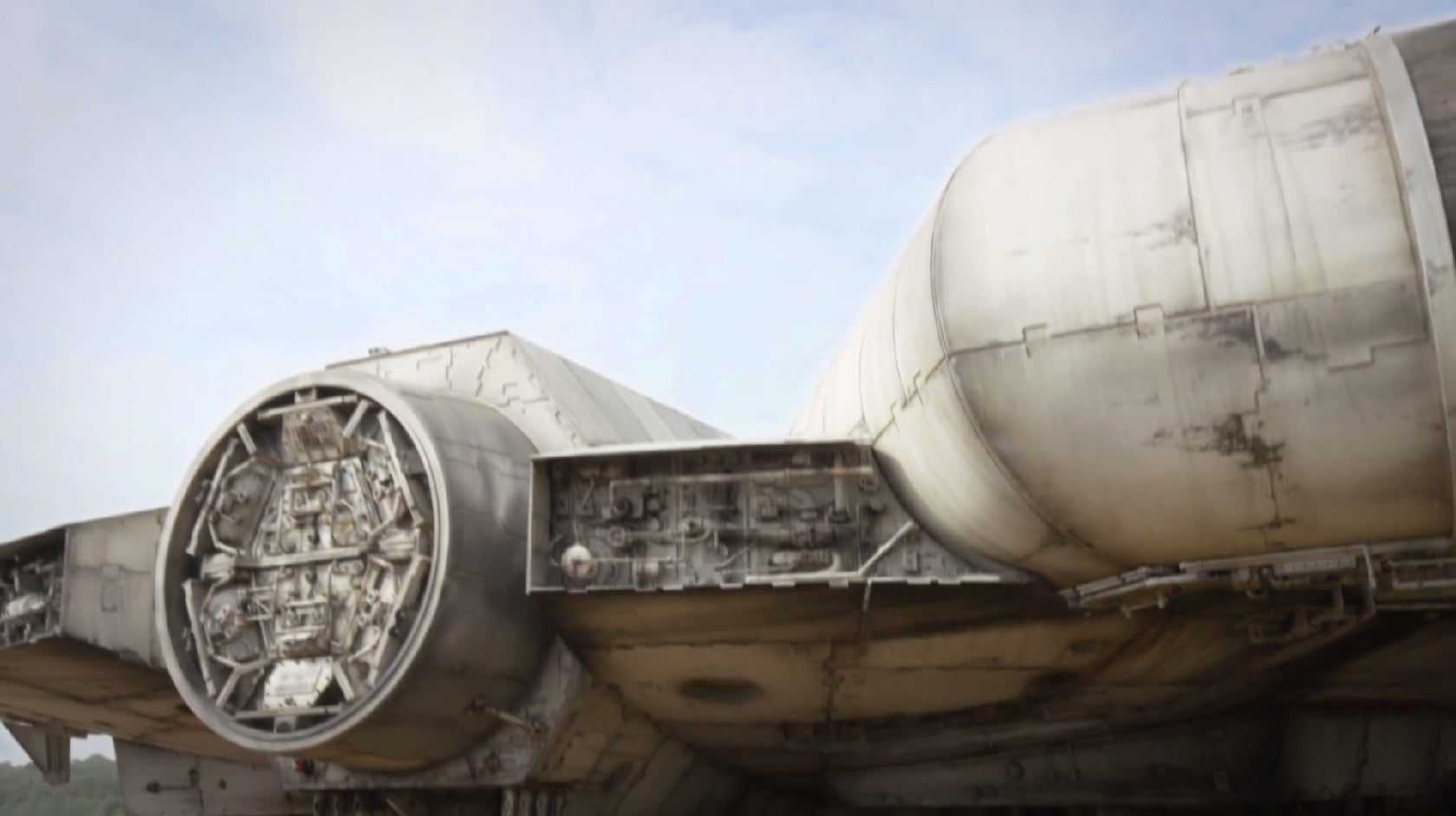 Star Wars Episode 7 Shows Off Millennium Falcon In New Video Gets In